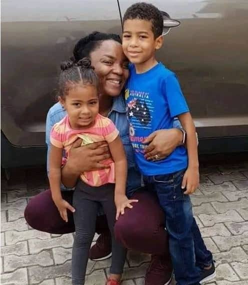 Chioma Chukwuka with the children
