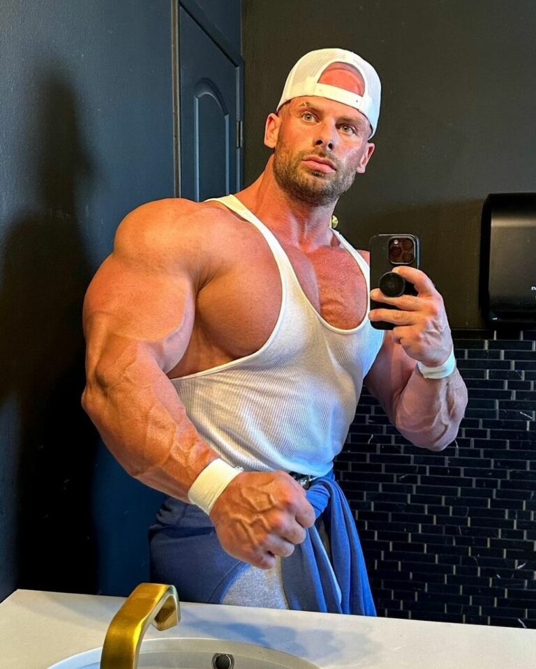 Joey Swoll