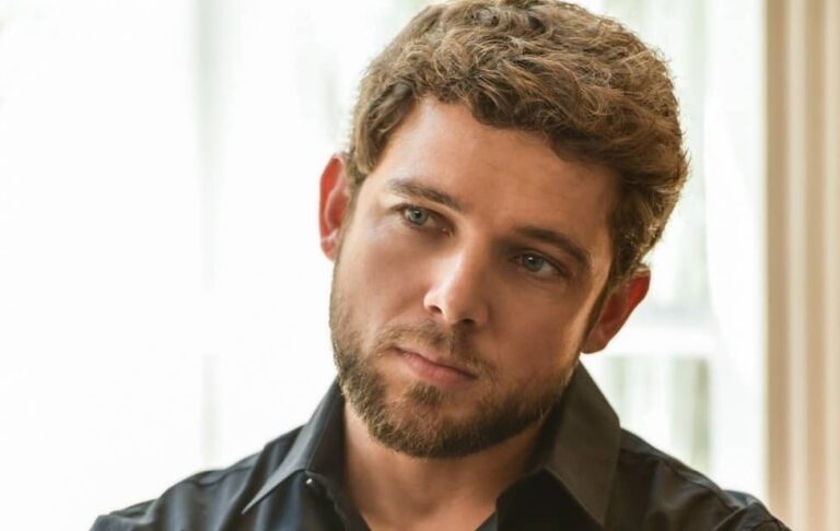 Max Thieriot